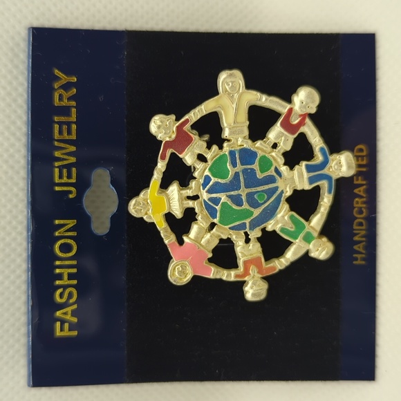 Children Around the World Pin Brooch - Picture 1 of 4